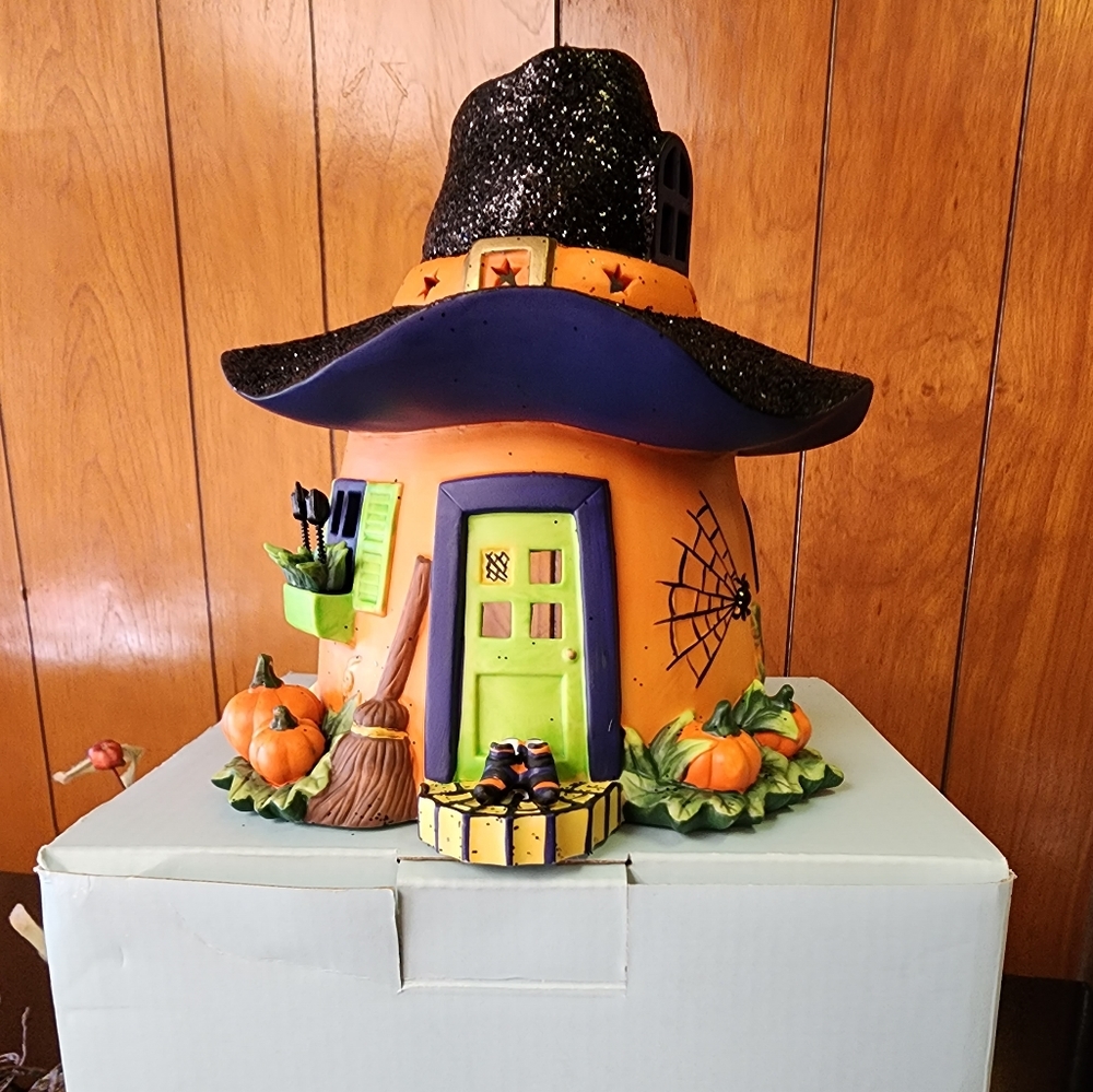 PartyLite RETIRED Pumpkin Witch House